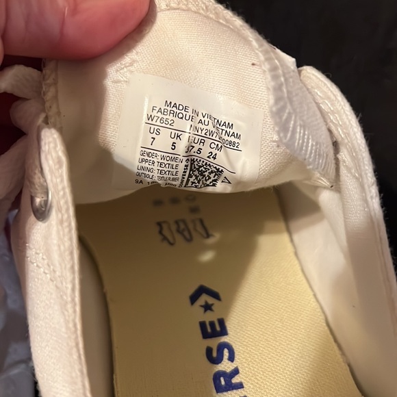 White Converse Chuck Taylors - Picture 5 of 5